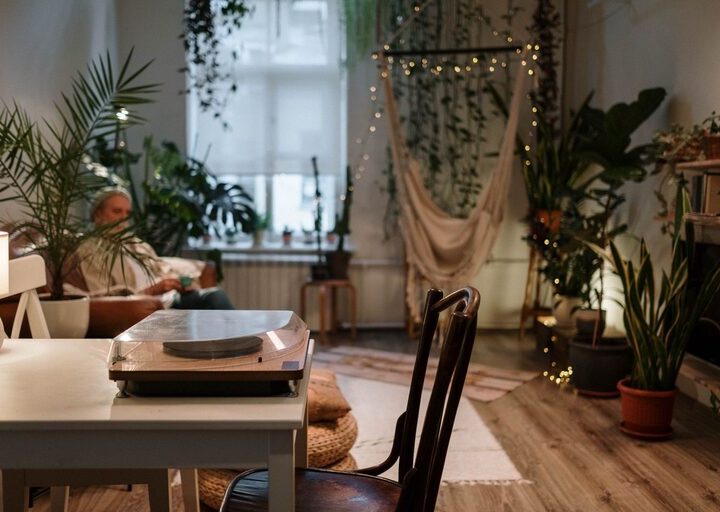 Simple Tips for Creating a Cozy and Inviting Home Environment
